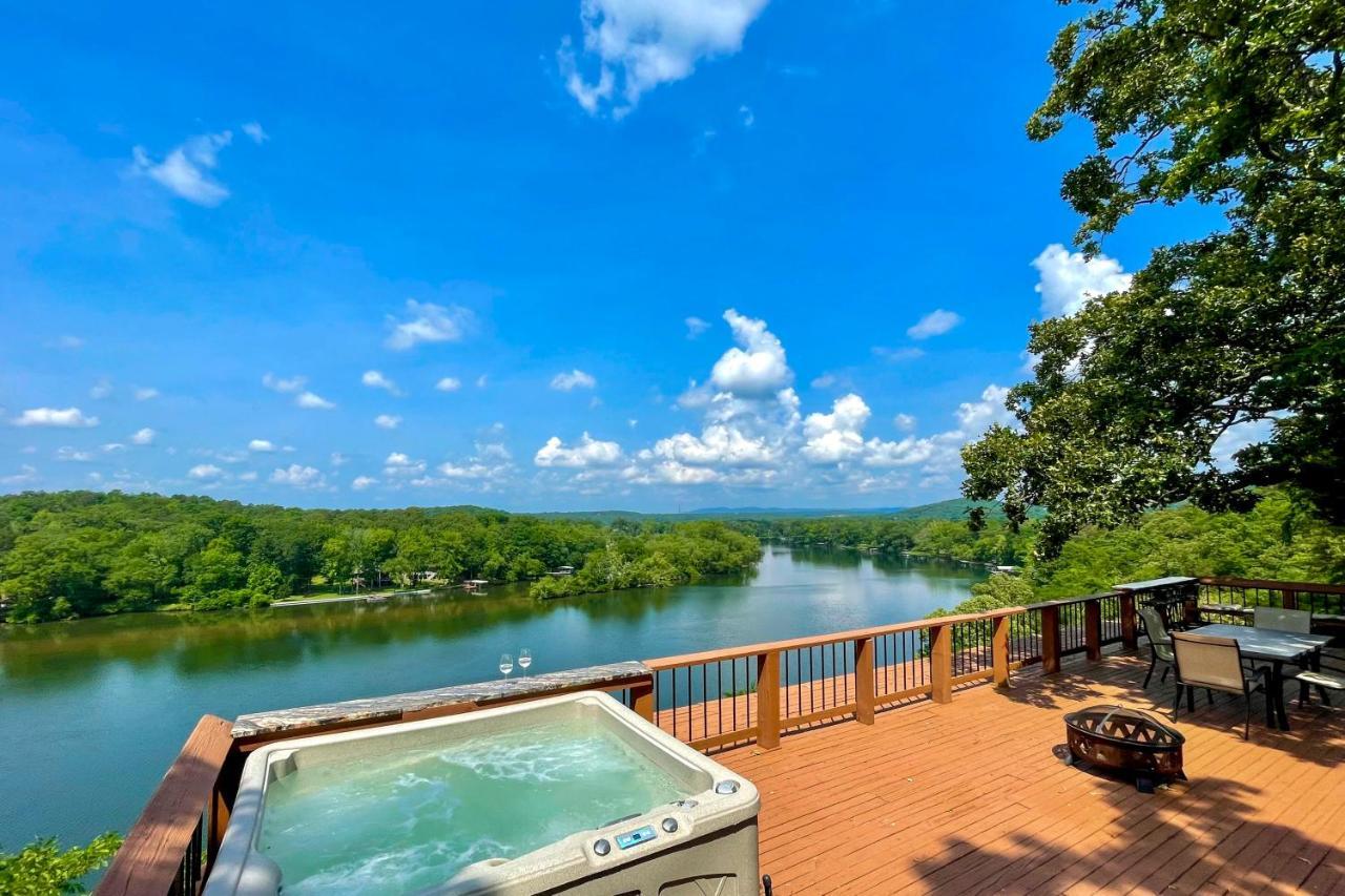 Villa Hot Springs Waterfront Escape With Hot Tub! Exterior foto